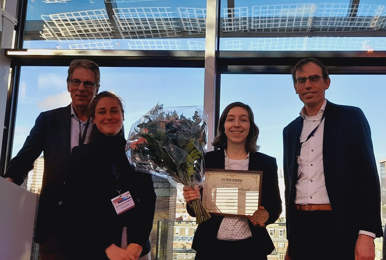 Dr. Janah Vandenhoeck received the Vera Bonta award